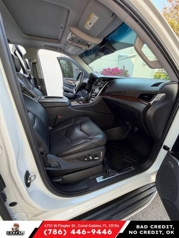 2018 Cadillac Escalade Luxury