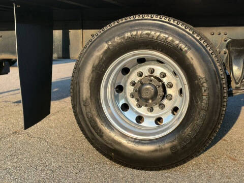 2018 Freightliner M2 106