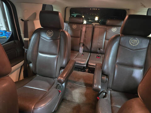 2013 Cadillac Escalade Platinum Edition