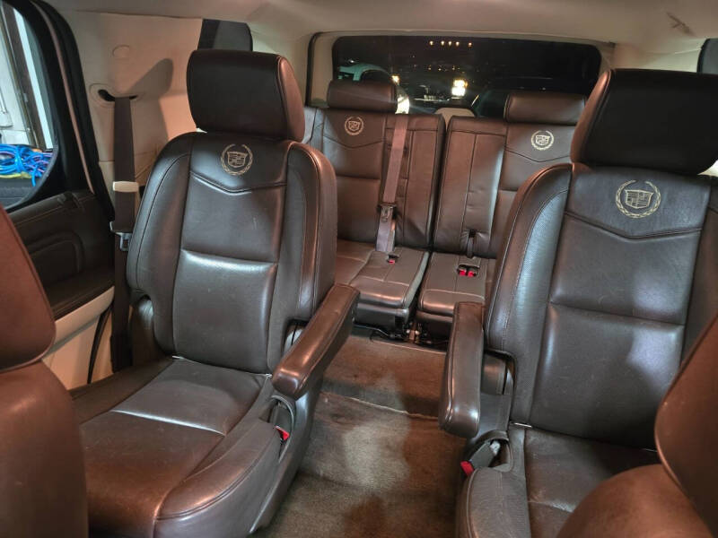 2013 Cadillac Escalade Platinum Edition