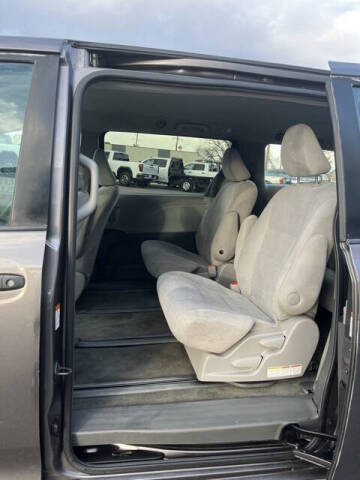 2015 Toyota Sienna L 7-Passenger