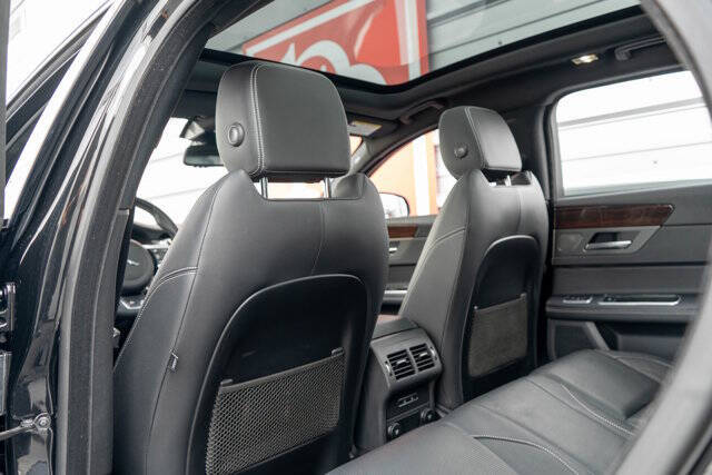 2018 Jaguar XF Sportbrake 27