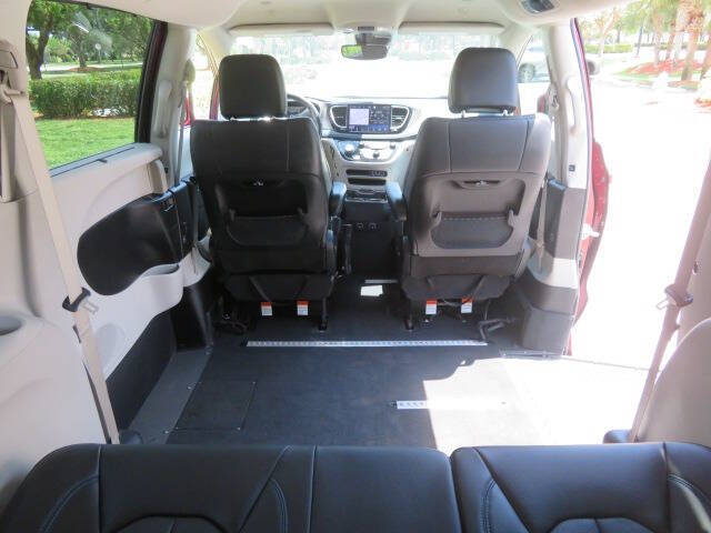 2021 Chrysler Pacifica Touring L