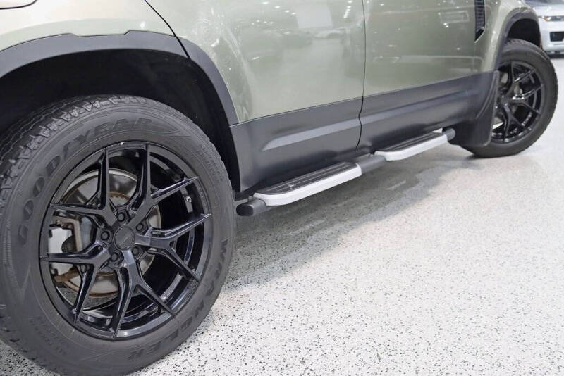 2020 Land Rover Defender 110 SE