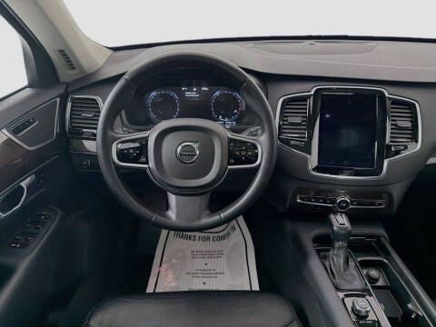 2016 Volvo XC90 T6 Momentum