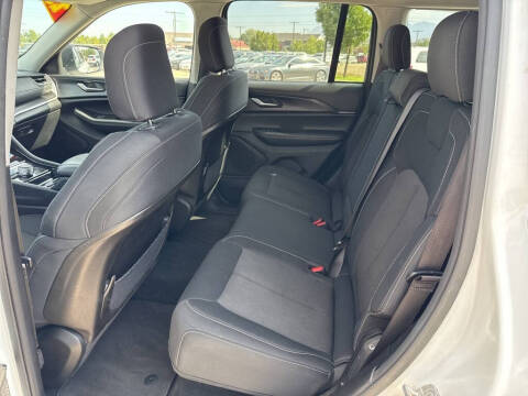 2023 Jeep Grand Cherokee Laredo