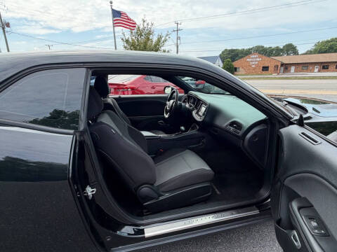 2015 Dodge Challenger SXT