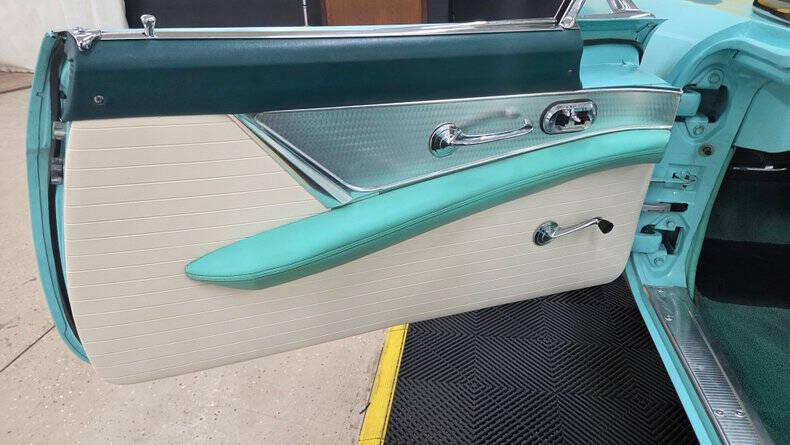 1955 Ford Thunderbird