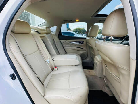 2015 Infiniti Q70 3.7