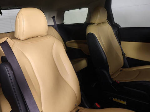 2023 Kia Carnival EX