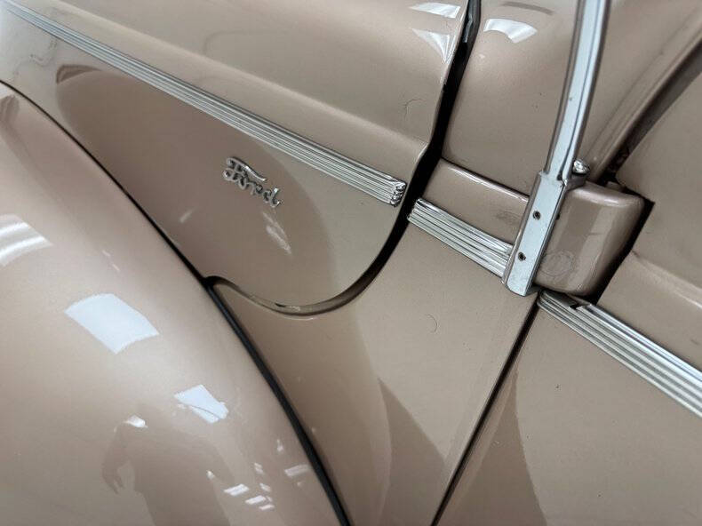 1940 Ford Deluxe