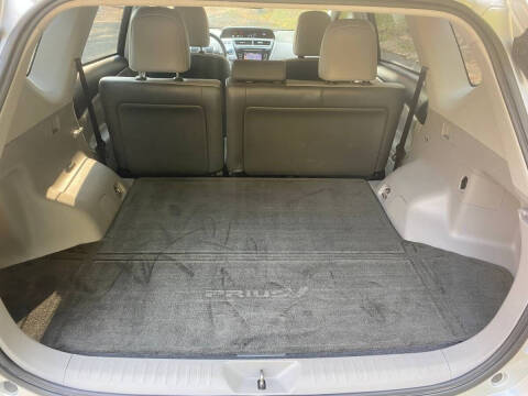 2015 Toyota Prius v Five