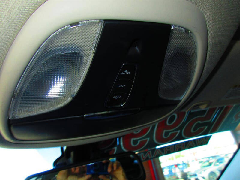 2017 Chrysler 200 Limited Platinum