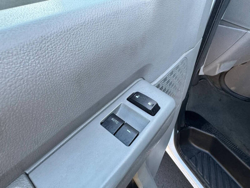 2014 Ford E-Series E-150 XLT