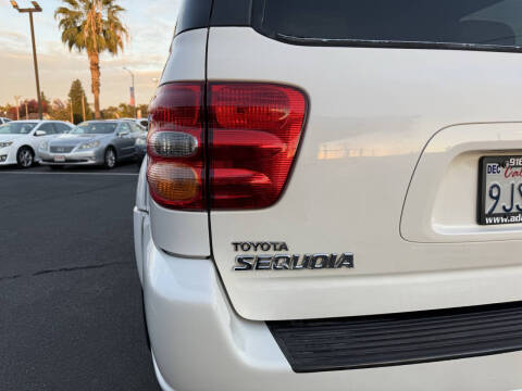 2004 Toyota Sequoia Limited