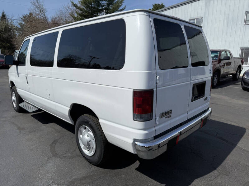 2008 Ford E-Series E-350 SD XLT