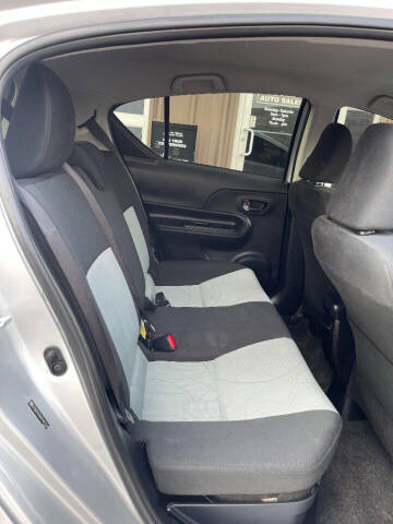 2017 Toyota Prius c Two