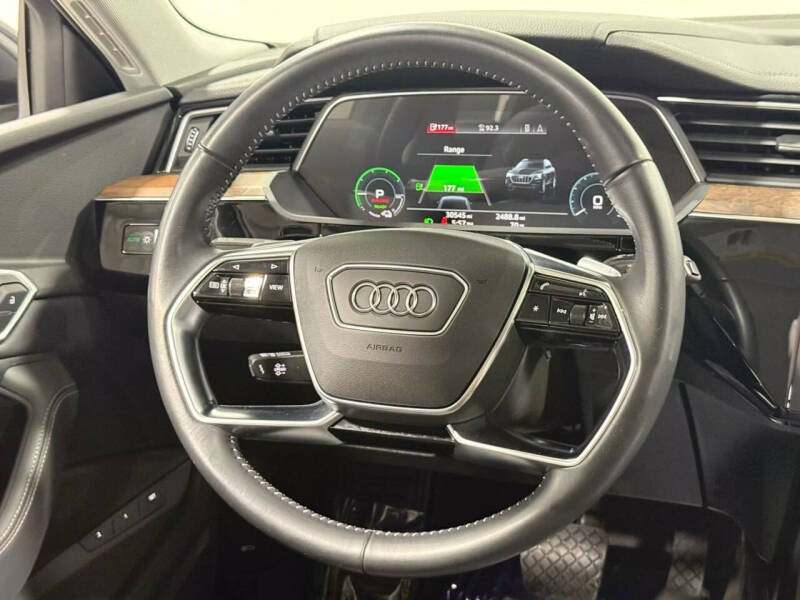 2019 Audi e-tron quattro Premium Plus