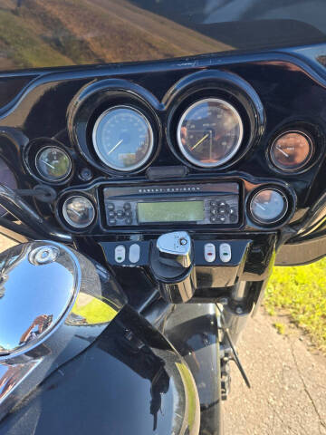 2011 Harley-Davidson FLHTC Electra Glide