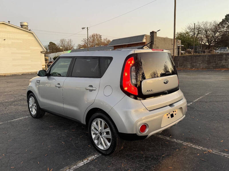 2019 Kia Soul +