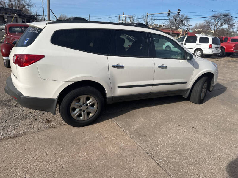 2011 Chevrolet Traverse LS