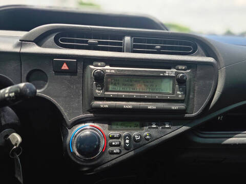 2014 Toyota Prius c Four