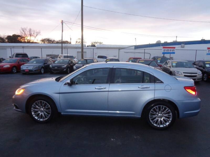 2012 Chrysler 200 for sale at Cars Unlimited Inc in Lebanon TN