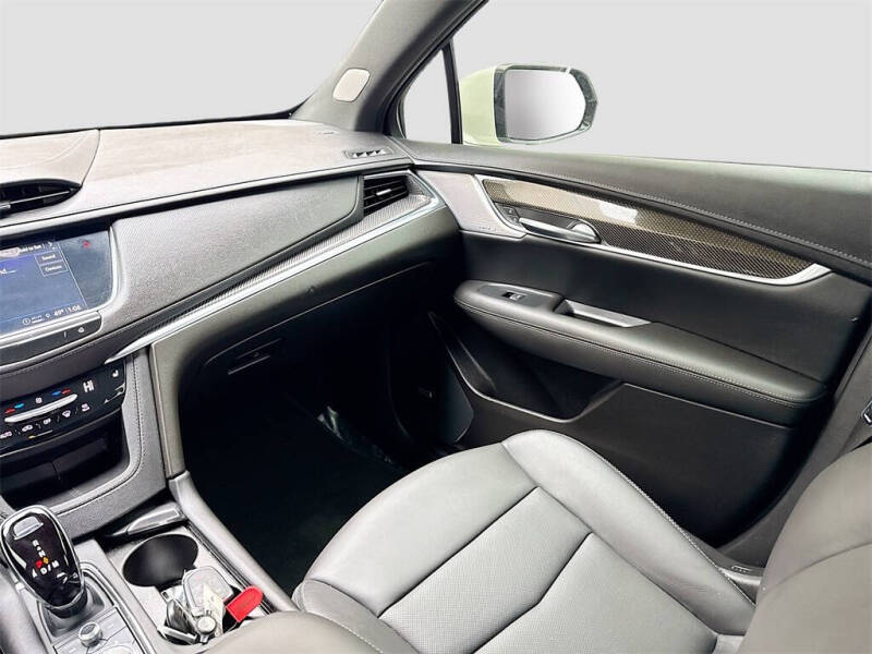 2022 Cadillac XT5 Sport