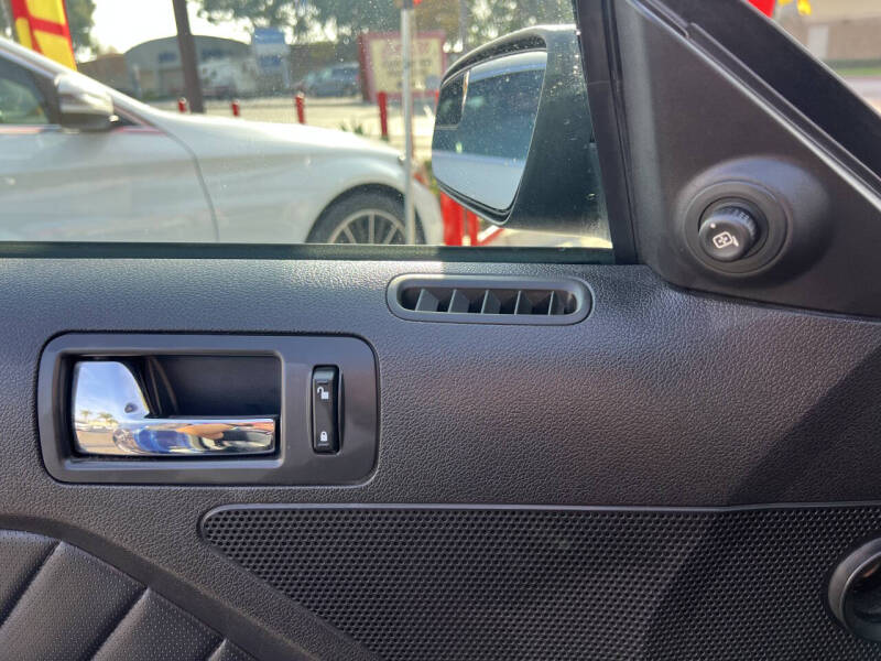 2012 Ford Mustang V6 Premium