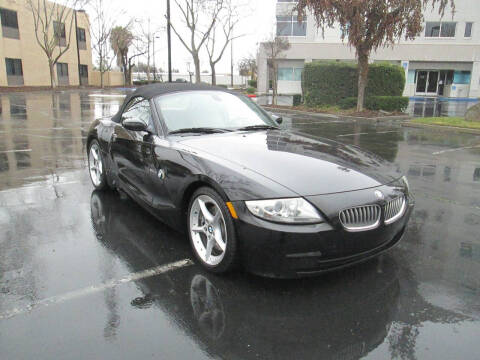 2006 BMW Z4 for sale at Unique Plaza Auto Sales in Sacramento CA