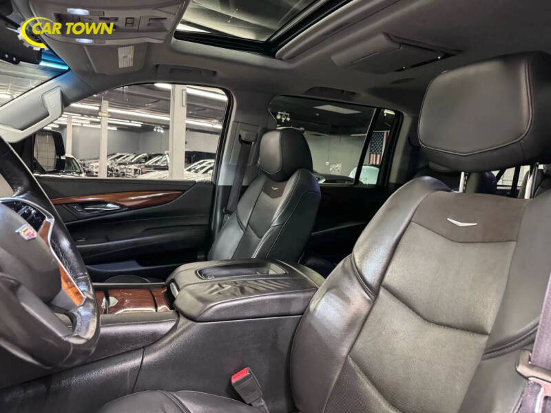 2016 Cadillac Escalade ESV Luxury Collection