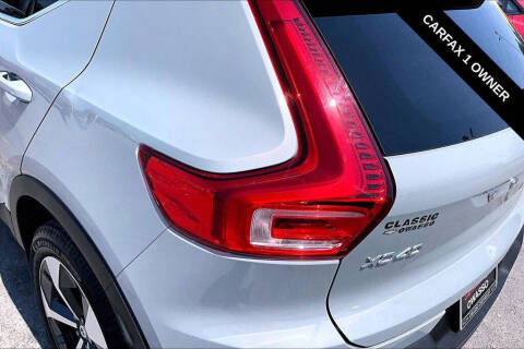 2024 Volvo XC40 B5 Plus Bright Theme