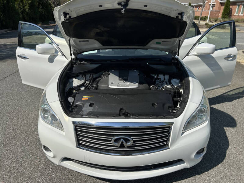 2012 Infiniti M37