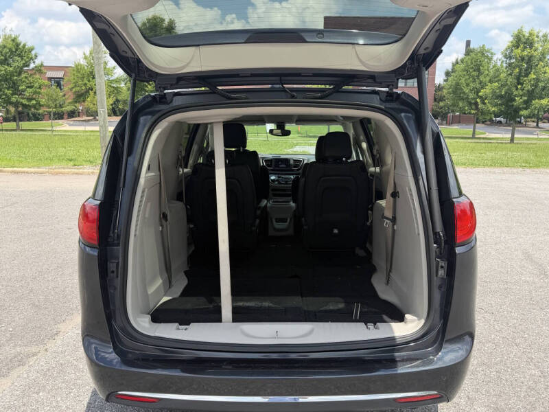 2020 Chrysler Pacifica Touring L