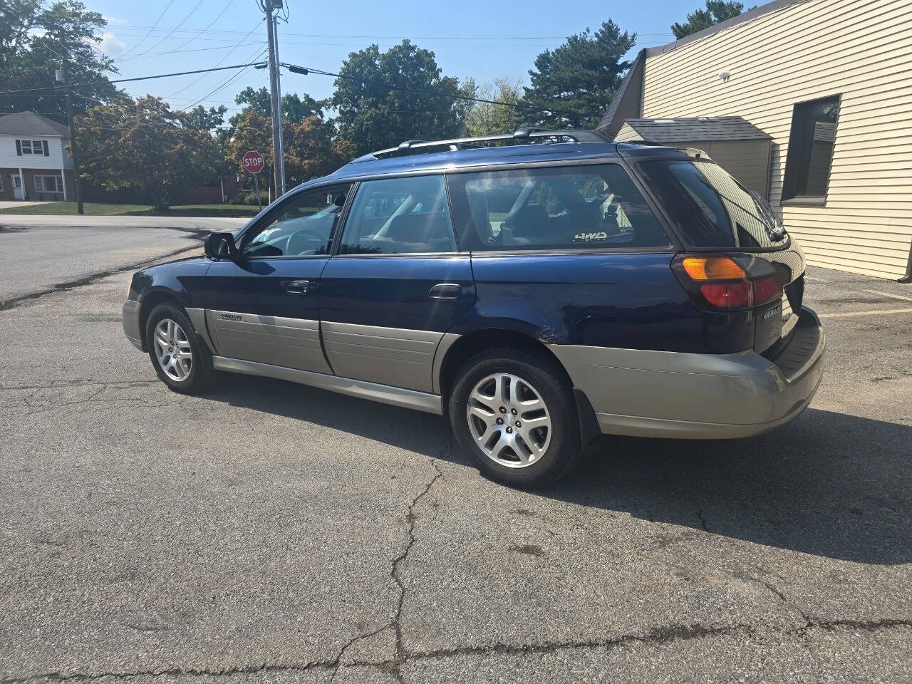 2004 Subaru Outback for sale at QUEENSGATE AUTO SALES in York, PA