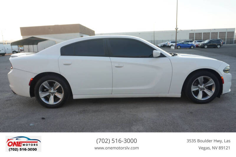 2017 Dodge Charger SXT