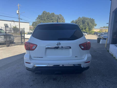 2018 Nissan Pathfinder SL