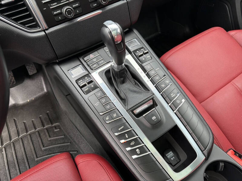 2016 Porsche Macan S