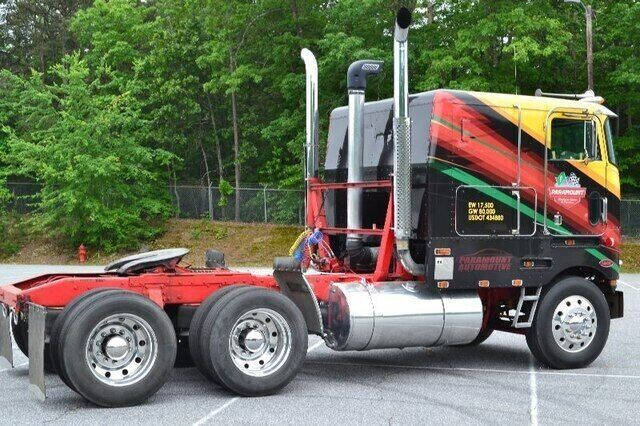 1983 Peterbilt 362 FAT CAB