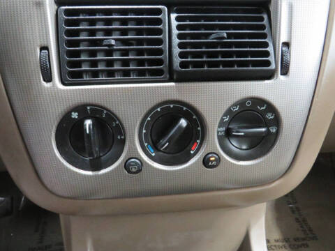 2004 Ford Explorer XLT