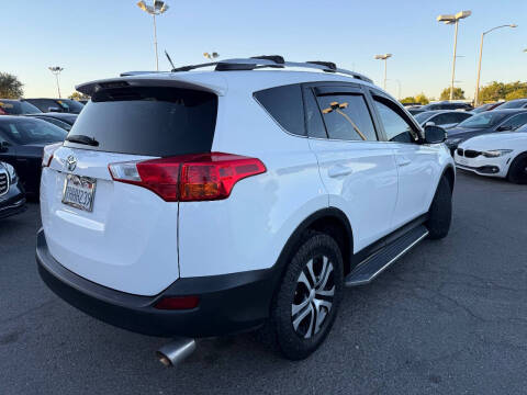 2015 Toyota RAV4 LE