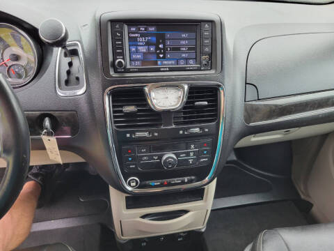 2014 Chrysler WHEELCHAIR VAN