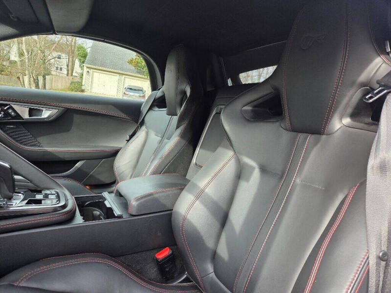 2016 Jaguar F-TYPE R