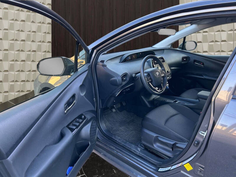 2019 Toyota Prius LE
