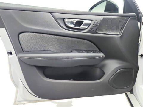 2019 Volvo S60 T6 R-Design