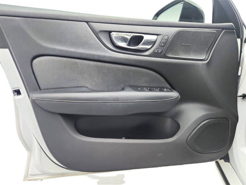 2019 Volvo S60 T6 R-Design