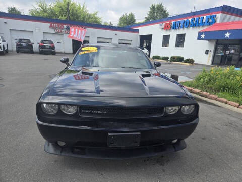 2013 Dodge Challenger SXT Plus