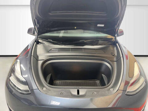 2025 Tesla Model Y Long Range