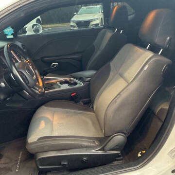 2016 Dodge Challenger SXT