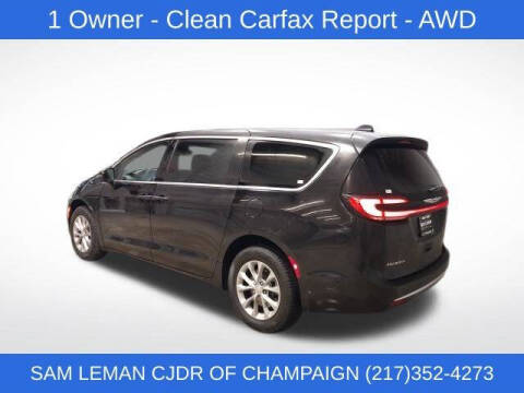 2025 Chrysler Pacifica Select